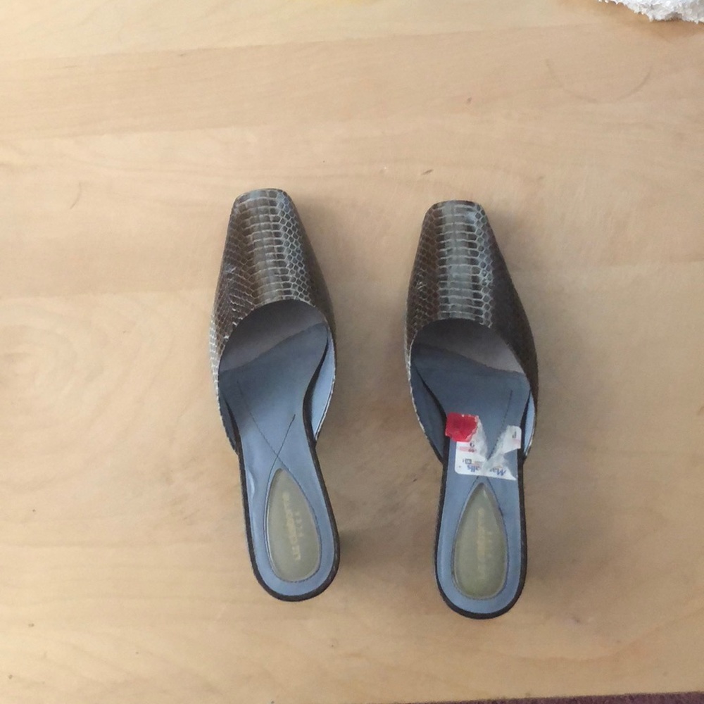 Liz Claiborne Pumps